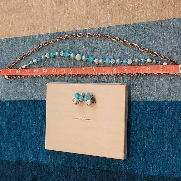 Vintage 1960's layered necklace and clip on earring set - Picture 3 of 5
